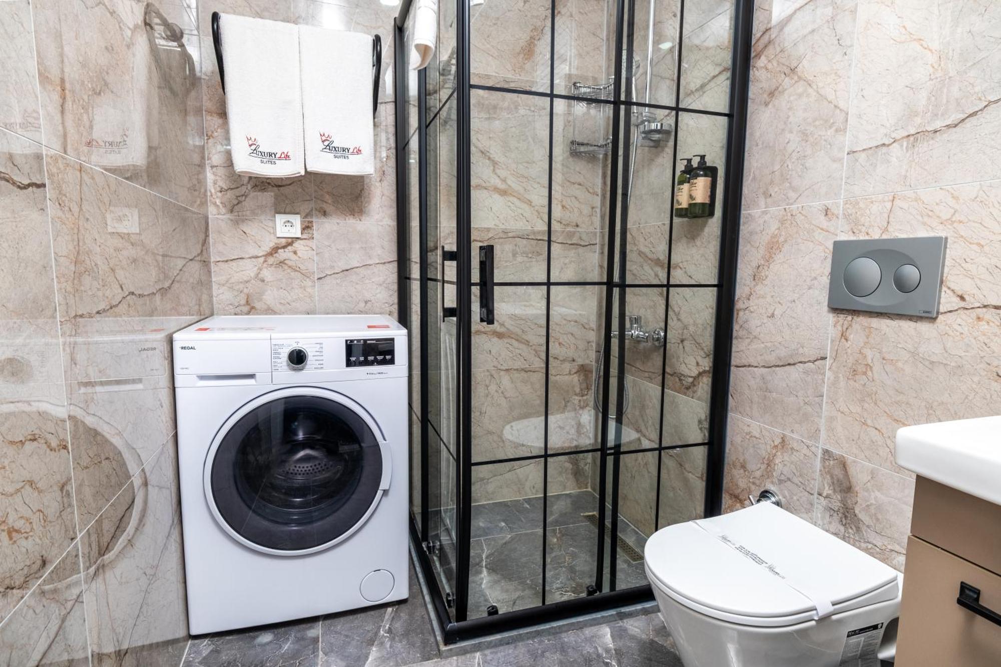 Luxury Life Suites Истанбул Екстериор снимка