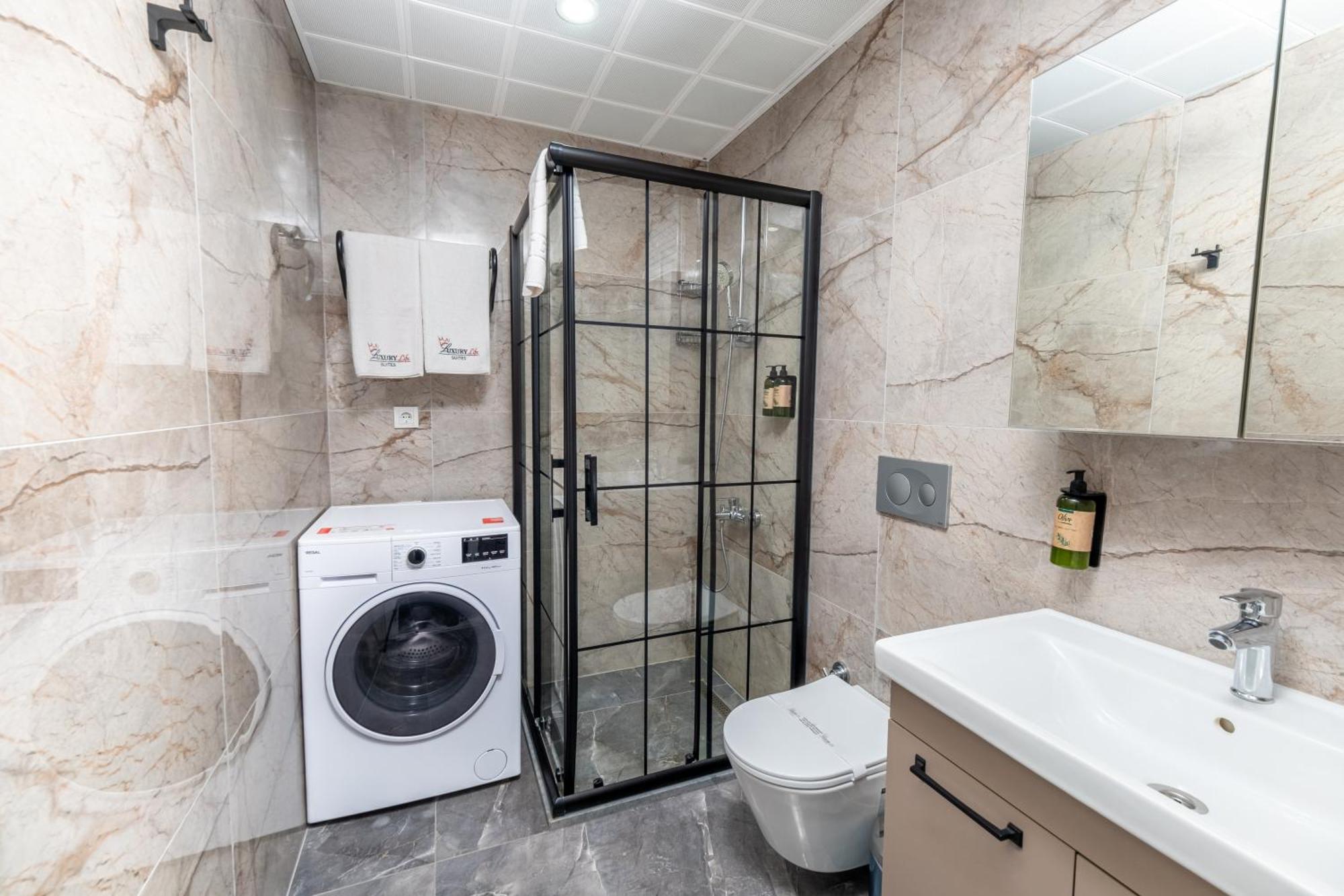 Luxury Life Suites Истанбул Екстериор снимка